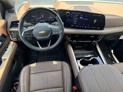 New 2026 Chevrolet Suburban High Country AWD/4WD image 15