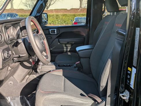 Used 2024 Jeep Wrangler Unlimited Rubicon image 16