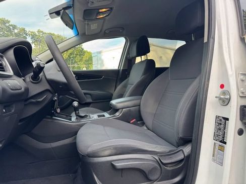 Used 2017 Kia Sorento AWD image 15