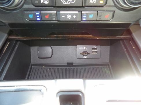 Used 2015 Ford F150 Platinum w/ Equipment Group 701A Luxury AWD/4WD image 33