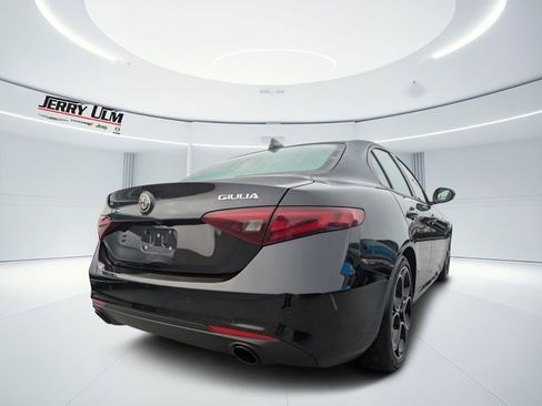Used 2022 Alfa Romeo Giulia Ti image 3