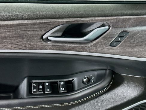 Used 2022 Jeep Grand Cherokee Limited 4xe image 15