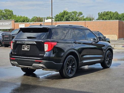 Used 2024 Ford Explorer Limited AWD/4WD image 4