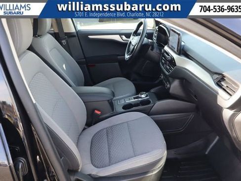 Used 2020 Ford Escape SE image 39