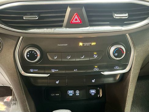 Used 2019 Hyundai Santa Fe SEL image 15