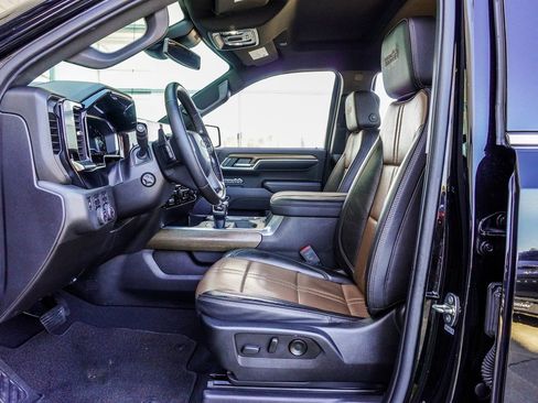 Used 2023 Chevrolet Silverado 1500 High Country w/ Z71 Off-Road Package image 34