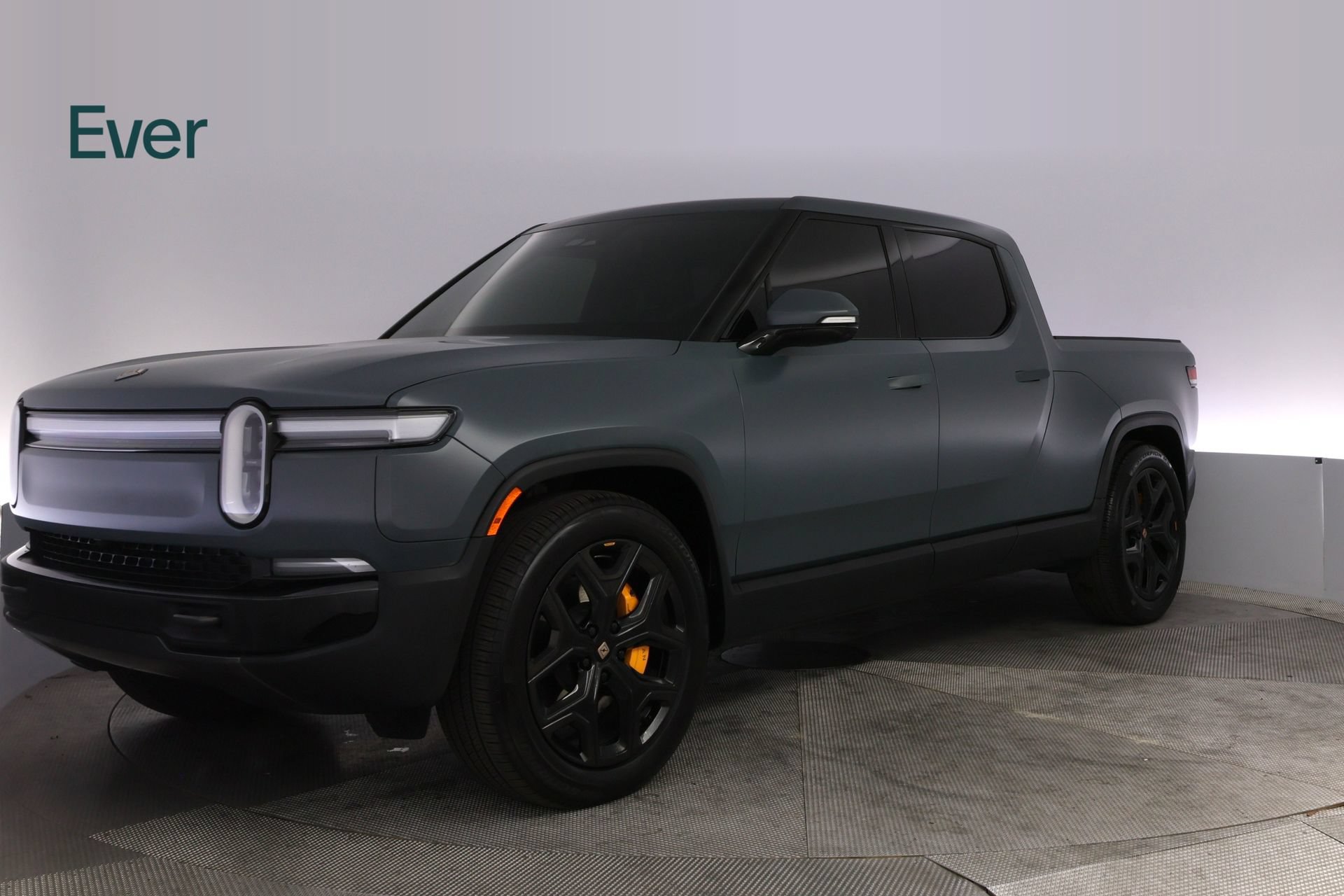 Used 2025 Rivian R1T Premium Tri AWD/4WD image 2