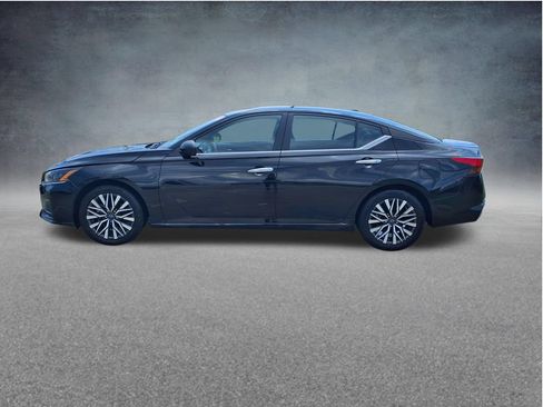 Used 2025 Nissan Altima 2.5 SV FWD image 5