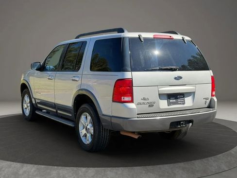 Used 2005 Ford Explorer Sport XLT image 4