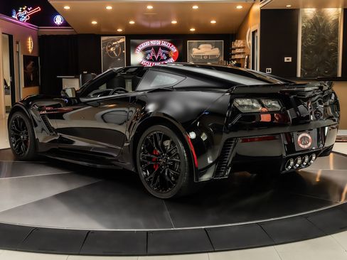 Used 2018 Chevrolet Corvette Z06 RWD image 17
