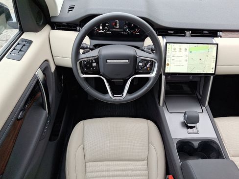 Certified 2024 Land Rover Discovery Sport S image 4