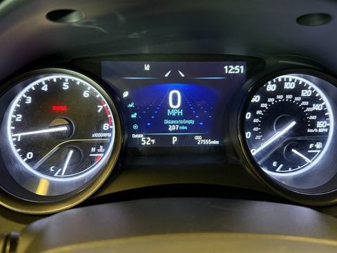 Used 2022 Toyota Camry SE image 10