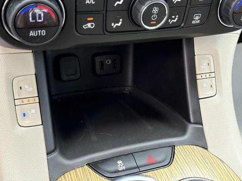 Used 2019 GMC Acadia Denali w/ Technology Package AWD/4WD image 23