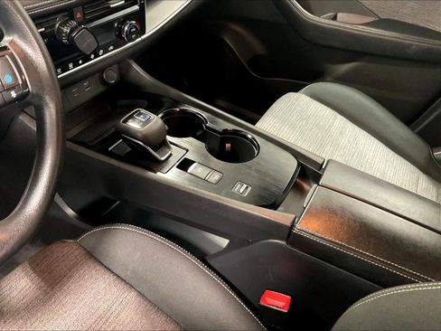 Certified 2022 Nissan Rogue SV image 20