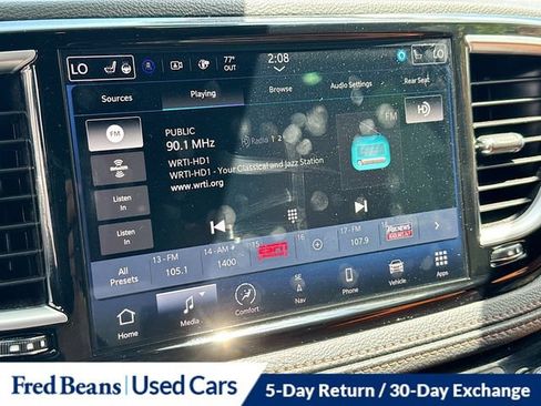 Used 2024 Chrysler Pacifica Pinnacle FWD image 20