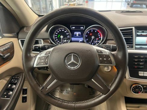 Used 2015 Mercedes-Benz GL 450 4MATIC image 22