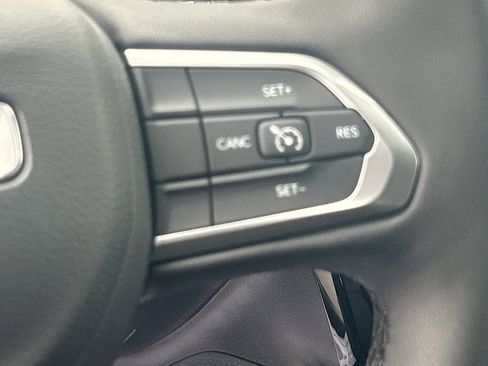 New 2026 Jeep Compass Latitude image 13