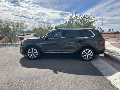 Used 2021 Kia Telluride EX w/ EX Premium Package image 6