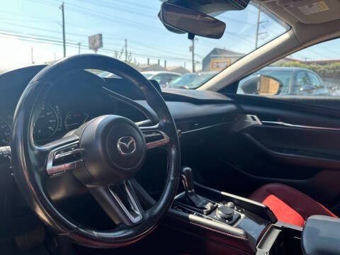 Used 2022 MAZDA MAZDA3 s FWD image 11
