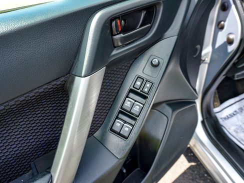 Used 2017 Subaru Forester 2.5i Premium w/ All-Weather Package image 28