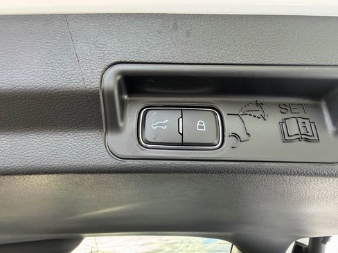 Used 2021 Ford F350 Lariat w/ Chrome Package image 16