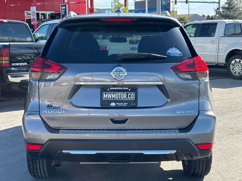 Used 2017 Nissan Rogue SV w/ SV Premium Package AWD/4WD image 9