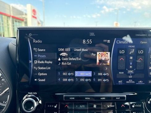 Certified 2021 Toyota Highlander Platinum AWD/4WD image 36