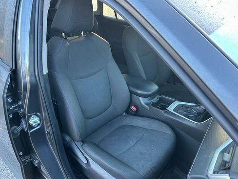 Used 2022 Toyota RAV4 LE image 15