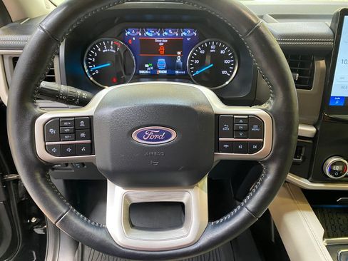 Used 2023 Ford Expedition XLT RWD image 32