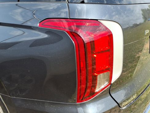 Used 2020 Hyundai Palisade Limited FWD image 19