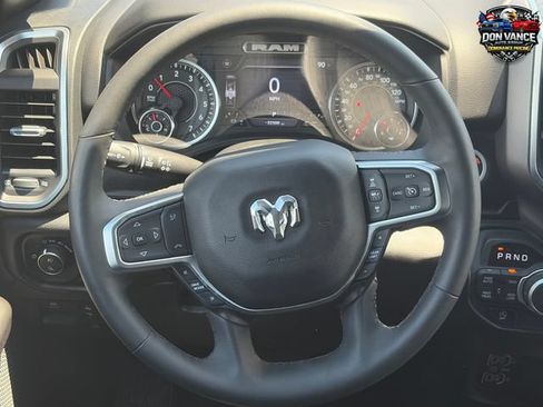 Used 2025 RAM 1500 Big Horn AWD/4WD image 14