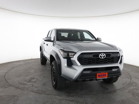 Used 2024 Toyota Tacoma TRD Off-Road AWD/4WD image 3