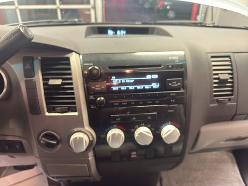 Used 2010 Toyota Tundra 4x4 Double Cab image 33