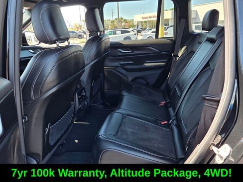 Certified 2023 Jeep Grand Cherokee Altitude image 11