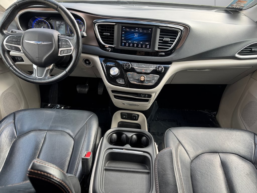 Used 2019 Chrysler Pacifica Touring-L FWD image 12
