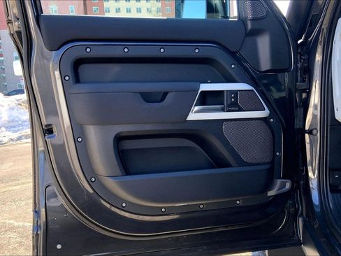 Used 2022 Land Rover Defender 110 X-Dynamic SE image 21