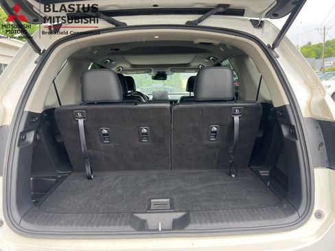 Used 2023 Honda Pilot Touring image 10