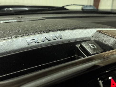 Used 2020 RAM 3500 Laramie image 34