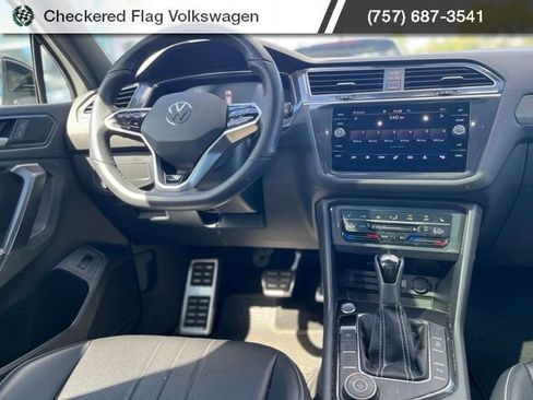 Used 2024 Volkswagen Tiguan SE R-Line AWD/4WD image 31