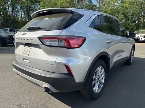Used 2020 Ford Escape SE image 5