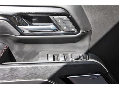 Used 2025 GMC Sierra 2500 AT4X AWD/4WD image 27