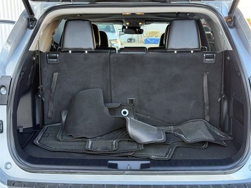 Used 2023 Toyota Highlander XLE image 35