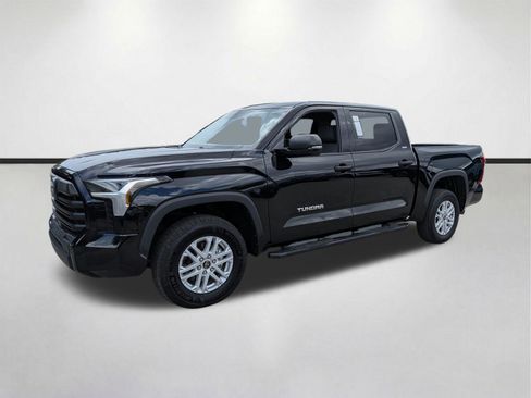 Used 2023 Toyota Tundra SR5 w/ SR5 Convenience Package AWD/4WD image 8