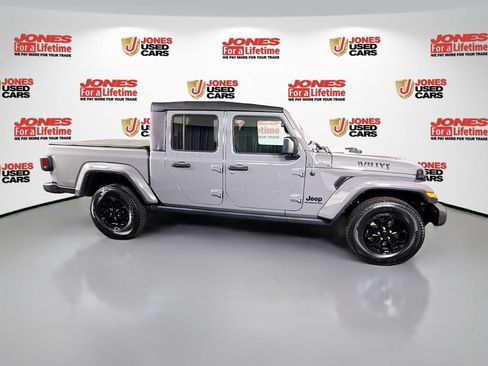 Used 2021 Jeep Gladiator Sport AWD/4WD image 16