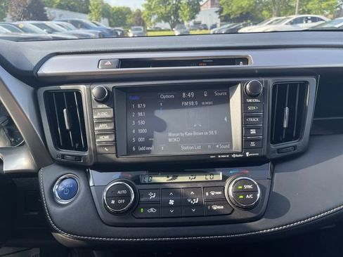 Used 2016 Toyota RAV4 Limited AWD/4WD image 17