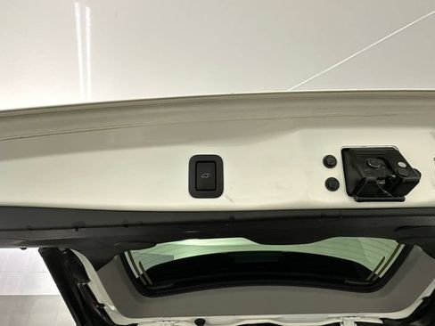 Used 2017 Toyota Highlander Limited w/ Carpet Mat Package AWD/4WD image 25