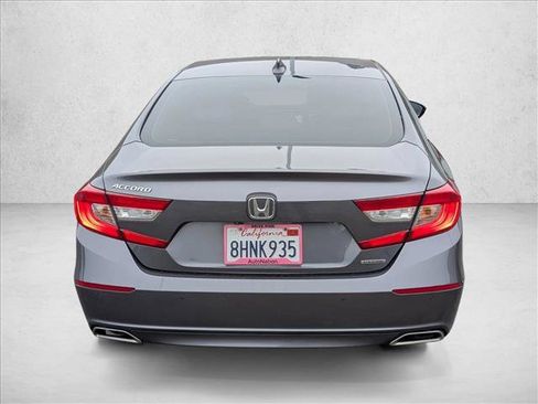 Used 2018 Honda Accord Touring image 6