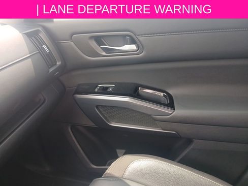 Certified 2023 Nissan Pathfinder SL FWD image 15