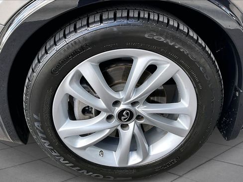 Used 2019 INFINITI QX30 w/ Navigation Package image 10