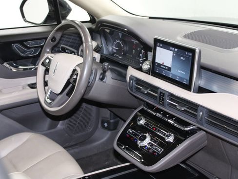 Used 2022 Lincoln Corsair AWD w/ Premium Package image 30